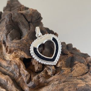 Zilveren hanger hart met pareldraad